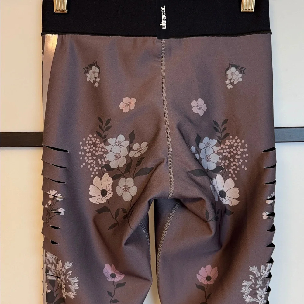 Ultracor Lux Knockout Floral Leggings Size S Laser Cut Side Detail Taupe/Grey - Picture 8 of 16